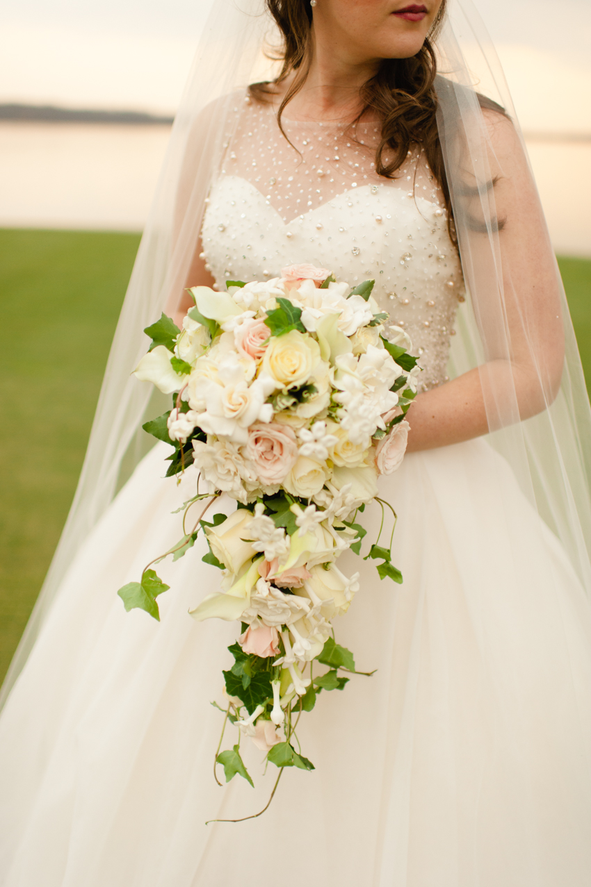 cascading bouquet Spindle Photography